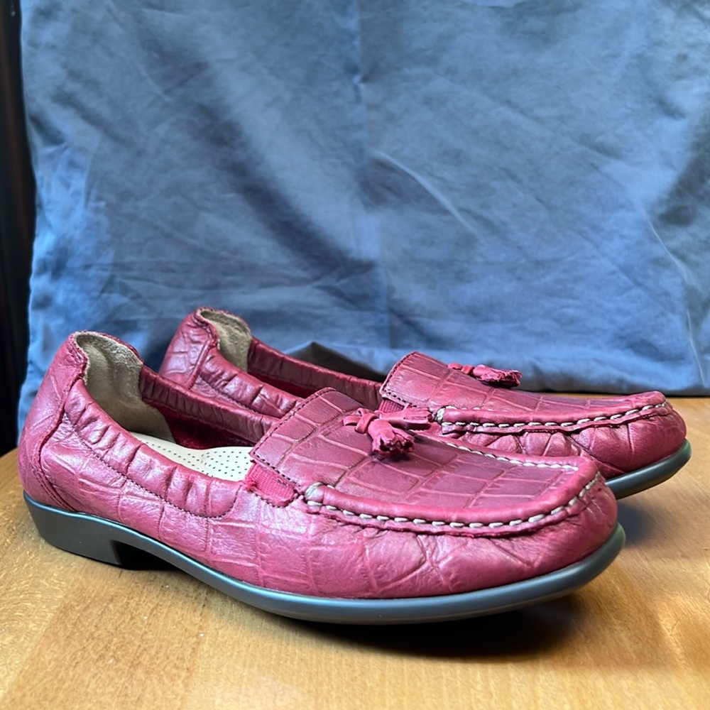 SAS Hope Slip on Loafers, size 6W